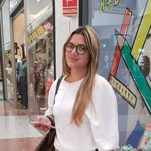 Meet your Posher, Alina
